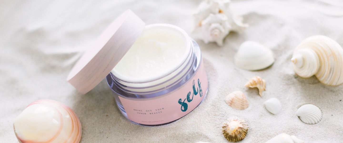Gebruik herstellende body butter in plaats van aftersun Gebruik herstellende body butter in plaats van aftersun