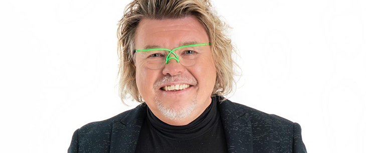 Na corona zag René Karst zijn auto uitbranden: “Gelukkig is hij vervangbaar”. Na corona zag René Karst zijn auto uitbranden: “Gelukkig is hij vervangbaar”.
