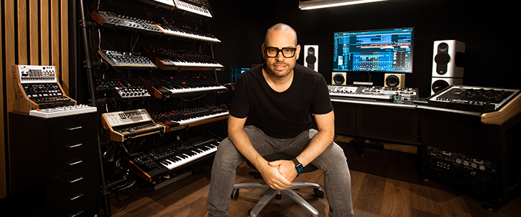 Peter Luts investeert fors in nieuwe studio: “In dit gezellige, akoestische paradijs gaan er nog heel wat nieuwe dingen ontstaan!” Peter Luts investeert fors in nieuwe studio: “In dit gezellige, akoestische paradijs gaan er nog heel wat nieuwe dingen ontstaan!”