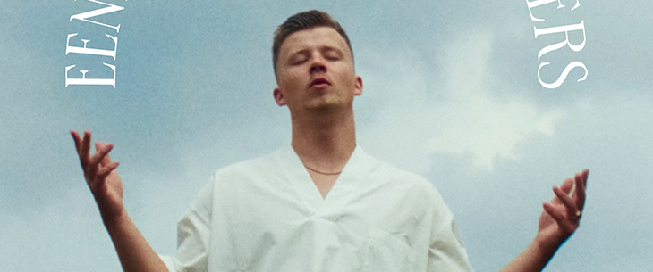 Russo stelt zich kwetsbaar op met autobiografisch album 'Eenzame Grote Dromers' Russo stelt zich kwetsbaar op met autobiografisch album 'Eenzame Grote Dromers'