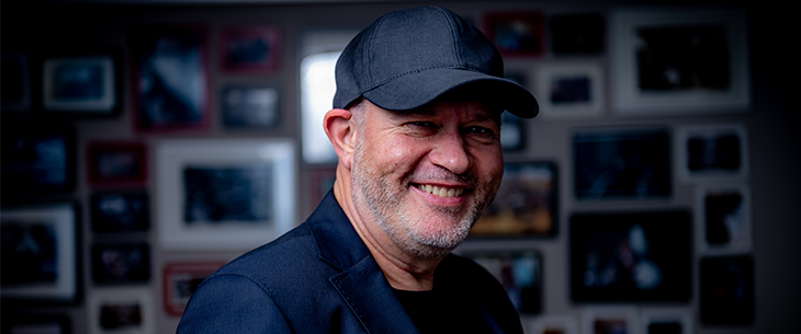 Patrick Hamilton, producer van ‘Laat De Zon In Je Hart’, heeft speciale verjaardagsboodschap voor Willy Sommers Patrick Hamilton, producer van ‘Laat De Zon In Je Hart’, heeft speciale verjaardagsboodschap voor Willy Sommers