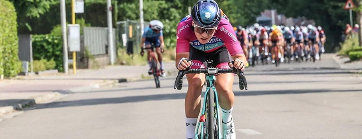 Audrey De Keersmaeker (De Ceuster Bonache Cycling Team) verlaat deze winter het veldrijden en kiest voor het wegwielrennen bij het Lotto-Dstny Ladies Team Audrey De Keersmaeker (De Ceuster Bonache Cycling Team) verlaat deze winter het veldrijden en kiest voor het wegwielrennen bij het Lotto-Dstny Ladies Team
