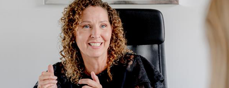 Rookstopcoach Els Bosch: “In september stoppen mensen massaal met roken, voor hun gezondheid, maar vooral ook voor de centen!” Rookstopcoach Els Bosch: “In september stoppen mensen massaal met roken, voor hun gezondheid, maar vooral ook voor de centen!”