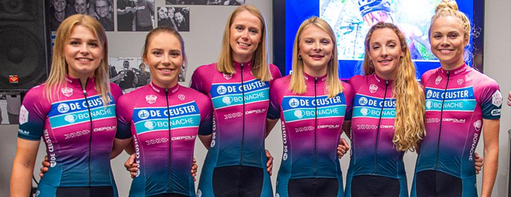 Het 100% Belgische, vrouwelijke De Ceuster Bonache Cycling Team begint aan het nieuwe crosseizoen en werkt samen met Hogeschool PXL Hasselt Het 100% Belgische, vrouwelijke De Ceuster Bonache Cycling Team begint aan het nieuwe crosseizoen en werkt samen met Hogeschool PXL Hasselt