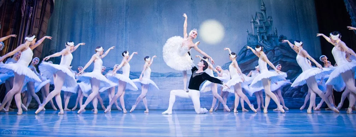 Gerenommeerd International Festival Ballet keert terug naar België met prachtige balletklassiekers 'Giselle' en 'Het Zwanenmeer' Gerenommeerd International Festival Ballet keert terug naar België met prachtige balletklassiekers 'Giselle' en 'Het Zwanenmeer'