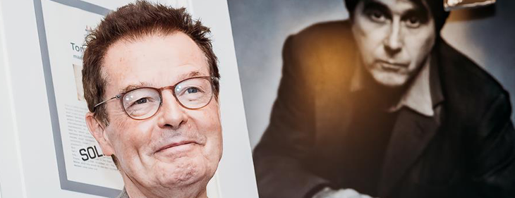 Burgemeester en schepenen klinken mee op zijn tweede, mysterieuze roman ‘Een Geur Van Zonsverbijstering’ Burgemeester en schepenen klinken mee op zijn tweede, mysterieuze roman ‘Een Geur Van Zonsverbijstering’