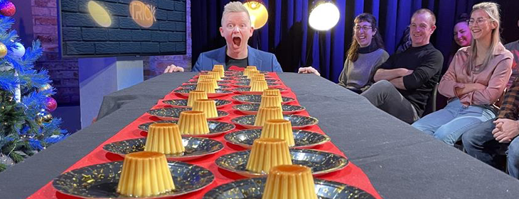 Niet voor gevoelige kijkers: Jeroen Verdick doet gooi naar wereldrecord ‘Flan Zuigen’ in The Big Verdick Show Niet voor gevoelige kijkers: Jeroen Verdick doet gooi naar wereldrecord ‘Flan Zuigen’ in The Big Verdick Show
