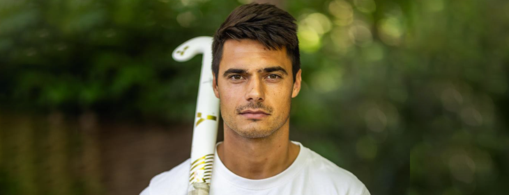 Hockeyspeler Alexander Hendrickx promoot een goede huidverzorging voor mannen: “Goede reiniging en hydratatie maken een wereld van verschil” Hockeyspeler Alexander Hendrickx promoot een goede huidverzorging voor mannen: “Goede reiniging en hydratatie maken een wereld van verschil”