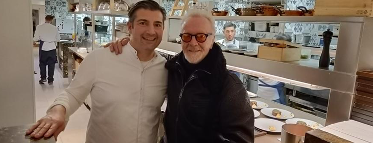 Peppe maakt in 'La Botte' (Genk) heerlijke gerechten klaar voor Umberto Tozzi Peppe maakt in 'La Botte' (Genk) heerlijke gerechten klaar voor Umberto Tozzi
