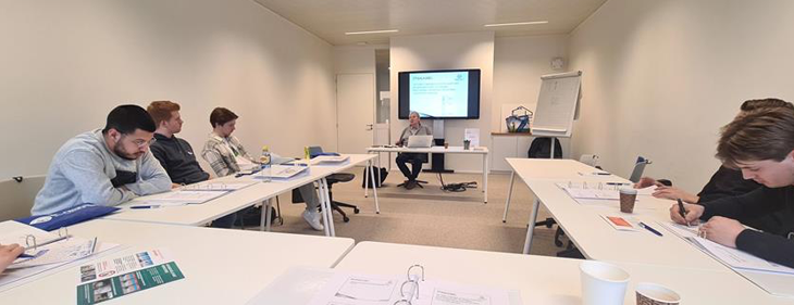 De Ceuster bouwkranen, Embuild Limburg en Hogeschool PXL Hasselt bundelen krachten voor praktijkervaring bouwkundestudenten De Ceuster bouwkranen, Embuild Limburg en Hogeschool PXL Hasselt bundelen krachten voor praktijkervaring bouwkundestudenten