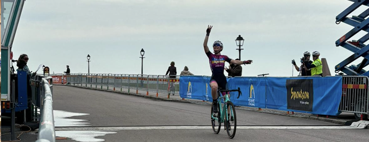 Jinse Peeters (De Ceuster Bouwpunt) wint derde keer in Zweden Jinse Peeters (De Ceuster Bouwpunt) wint derde keer in Zweden