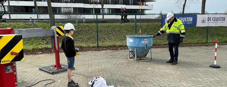 PXL STEM Academy, Embuild Limburg en De Ceuster Bouwkranen slaan de handen in elkaar tijdens Bouwrakkerskampen PXL STEM Academy, Embuild Limburg en De Ceuster Bouwkranen slaan de handen in elkaar tijdens Bouwrakkerskampen