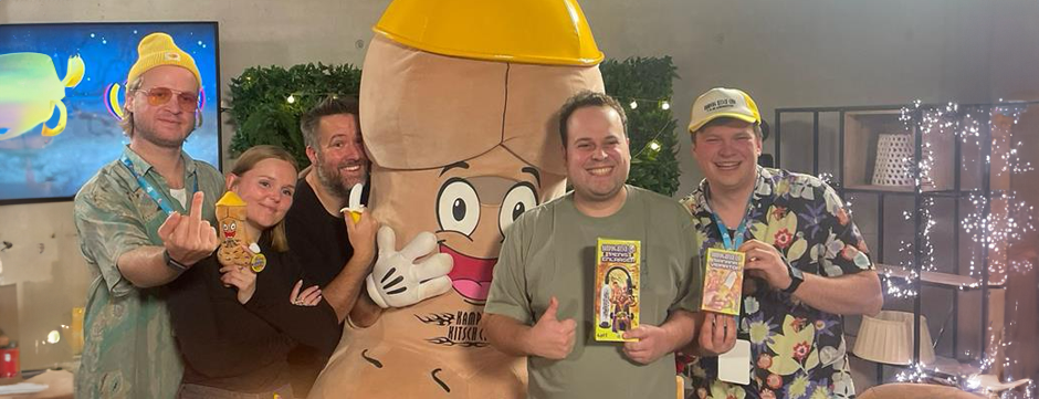 Piemel Piet Perlut (Kamping Kitsch Club) zorgt voor hilariteit en 3000 euro voor De Warmste Week Piemel Piet Perlut (Kamping Kitsch Club) zorgt voor hilariteit en 3000 euro voor De Warmste Week
