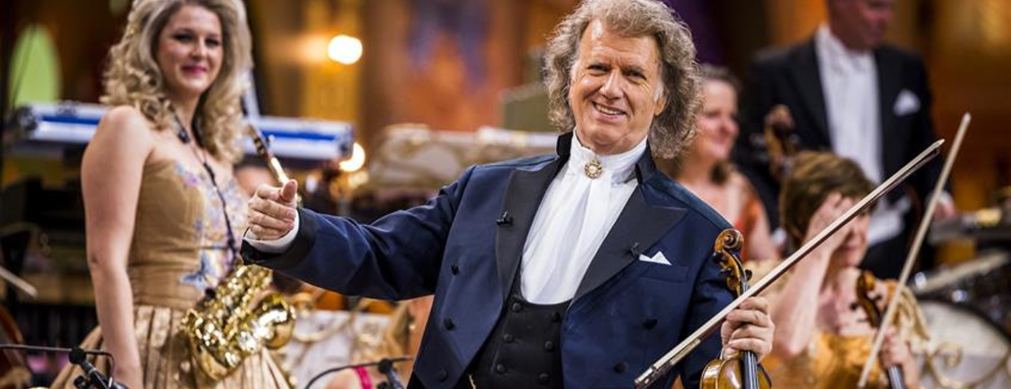 77 jaar jong en nog altijd niet uitgewalst: André Rieu kijkt uit naar Nieuwjaarsconcert in Antwerpen 77 jaar jong en nog altijd niet uitgewalst: André Rieu kijkt uit naar Nieuwjaarsconcert in Antwerpen