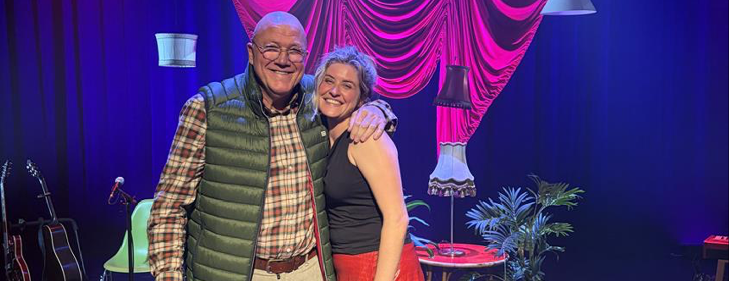 Charlotte Verdick charmeert publiek bij première cabaretvoorstelling 'My Daddy Told Me' in Wilrijk Charlotte Verdick charmeert publiek bij première cabaretvoorstelling 'My Daddy Told Me' in Wilrijk