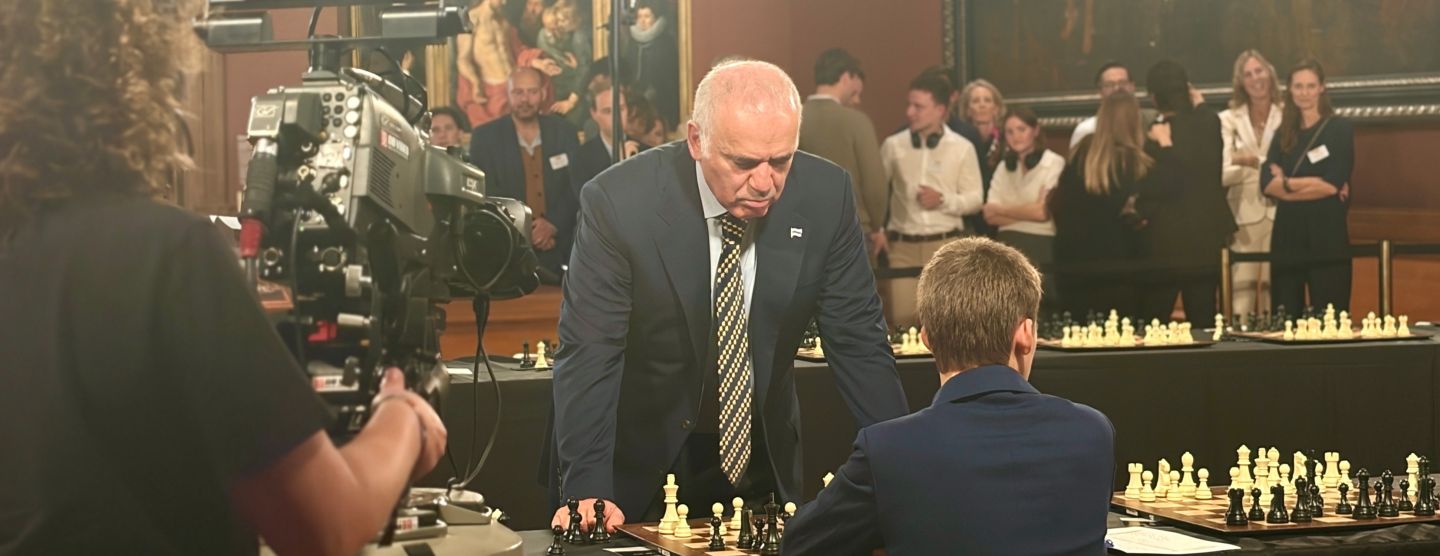 Garry Kasparov openhartig bij Sverre Denis: exclusief gesprek en unieke KMSKA-beelden in nieuwe Proximusdocu Garry Kasparov openhartig bij Sverre Denis: exclusief gesprek en unieke KMSKA-beelden in nieuwe Proximusdocu