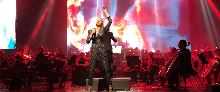 Het symfonische orkest in het Madrileense Real Teatro ontroert Kate Ryan