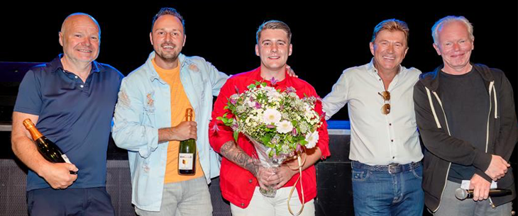 Jordy Vannett (23) uit Maldegem wint de allereerste Schlagerfestival Zomereditie -talentenjacht