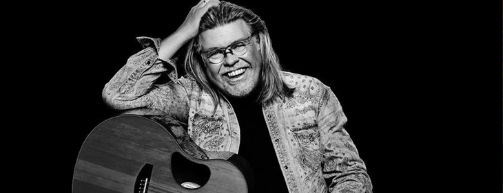 Zanger René Karst onverwacht overleden: artiest achter ‘Atje voor de Sfeer’ werd 59