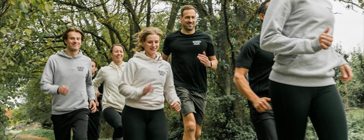 Hans van Alphen warmt op voor de eerste Bloesemtrail in Bilzen-Hoeselt